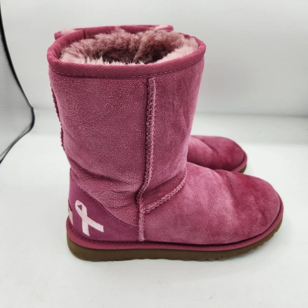 UGG Australia Classic Short Raspberry Suede Leather Boots‎ Womens Size 5 Ribbon